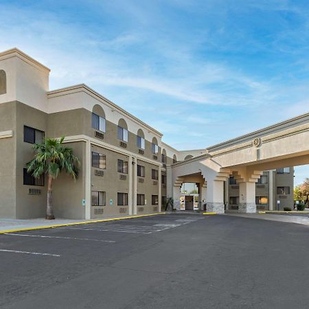 Comfort Inn & Suites Surprise Near Sun City West Exterior photo