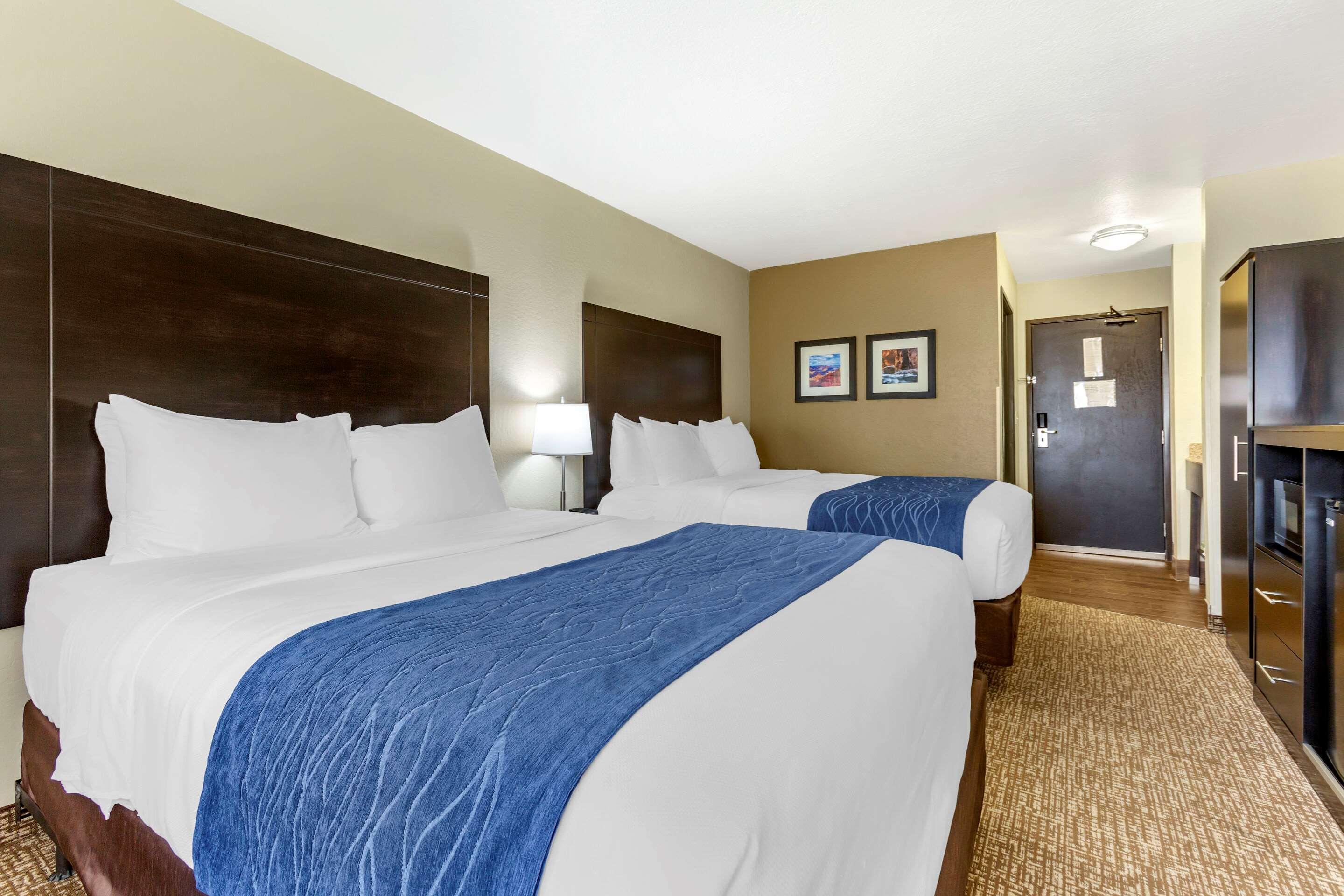 Comfort Inn & Suites Surprise Near Sun City West Exterior photo