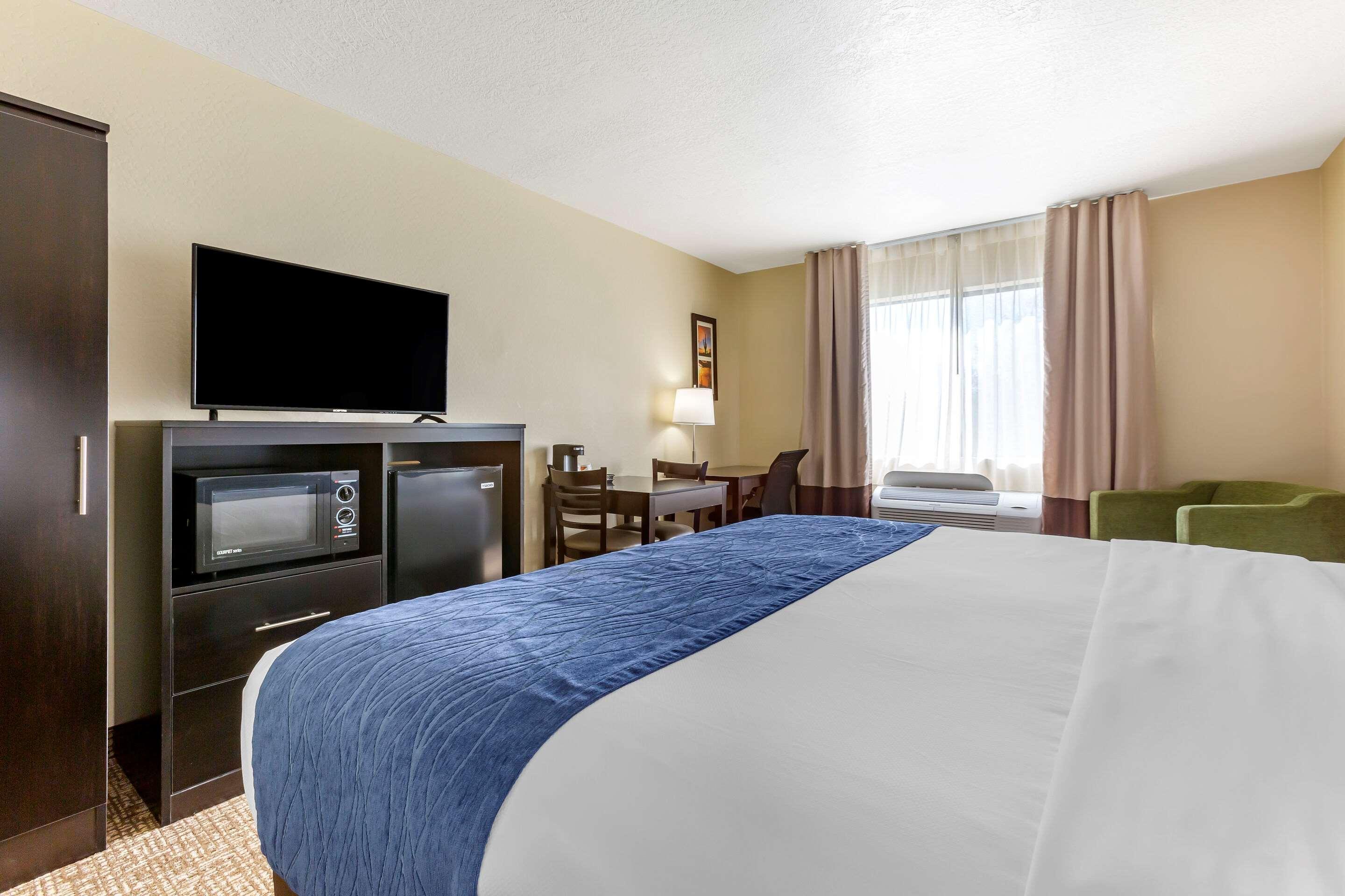 Comfort Inn & Suites Surprise Near Sun City West Exterior photo