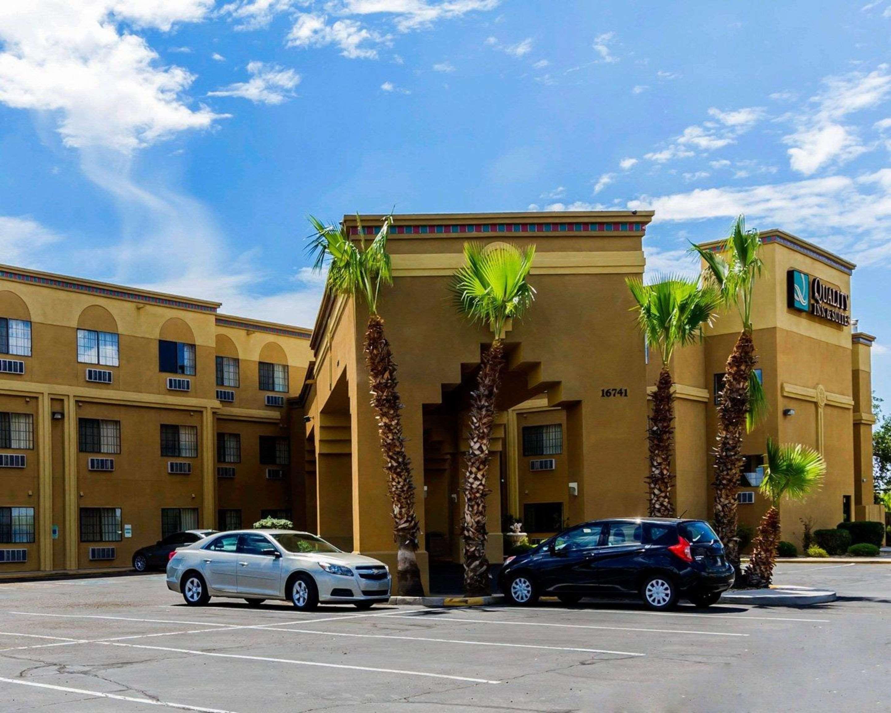 Comfort Inn & Suites Surprise Near Sun City West Exterior photo