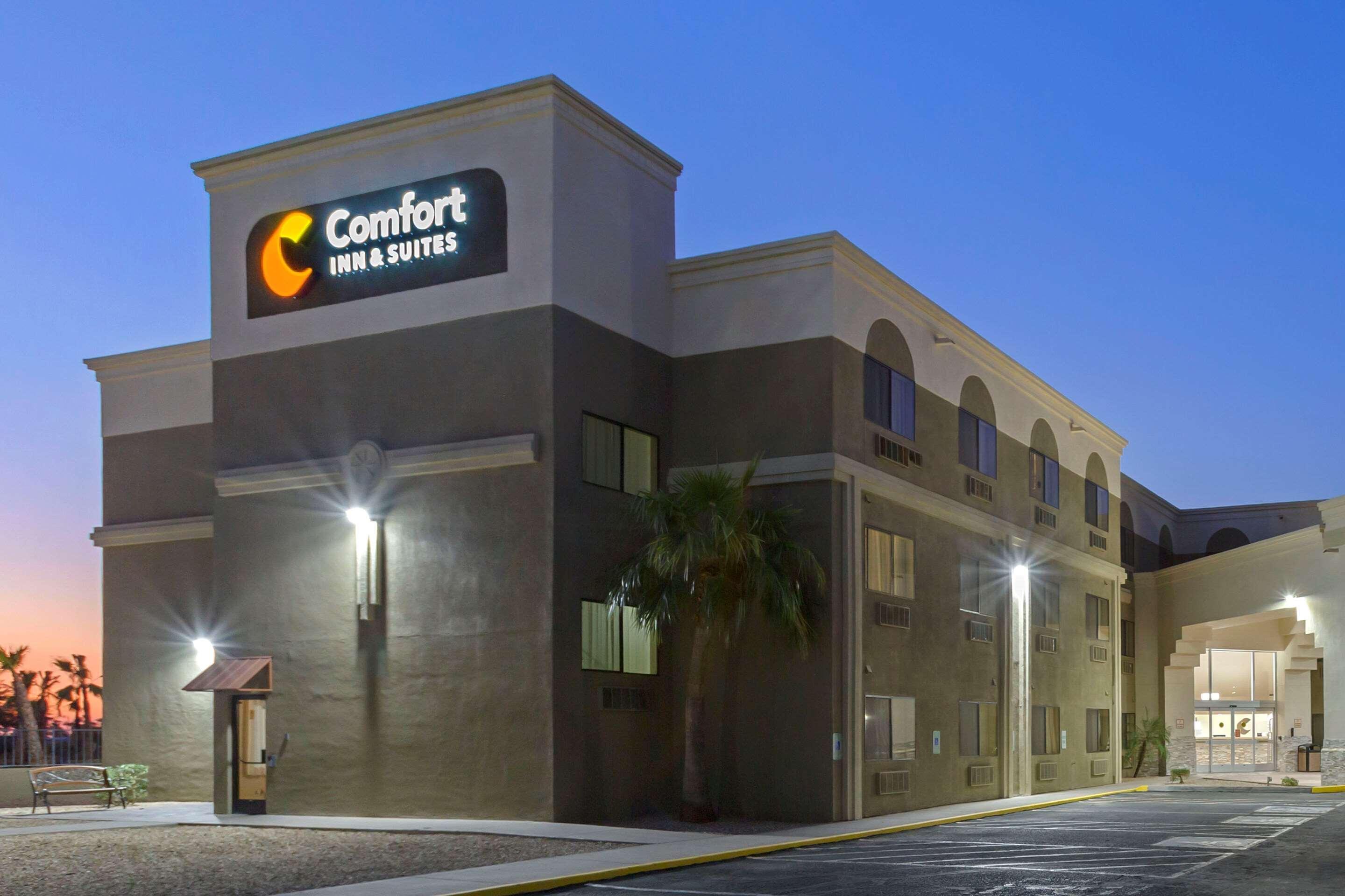 Comfort Inn & Suites Surprise Near Sun City West Exterior photo