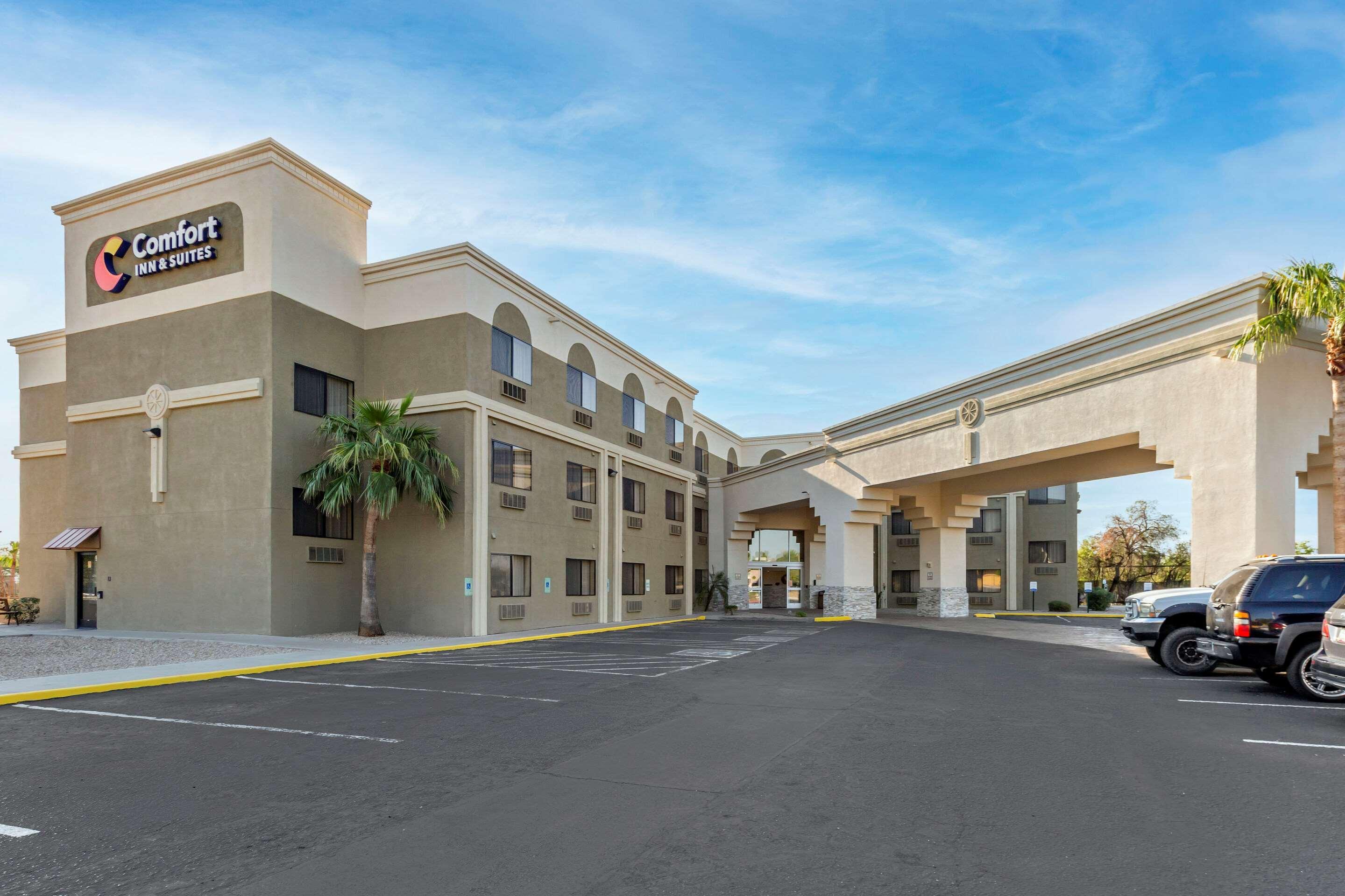 Comfort Inn & Suites Surprise Near Sun City West Exterior photo