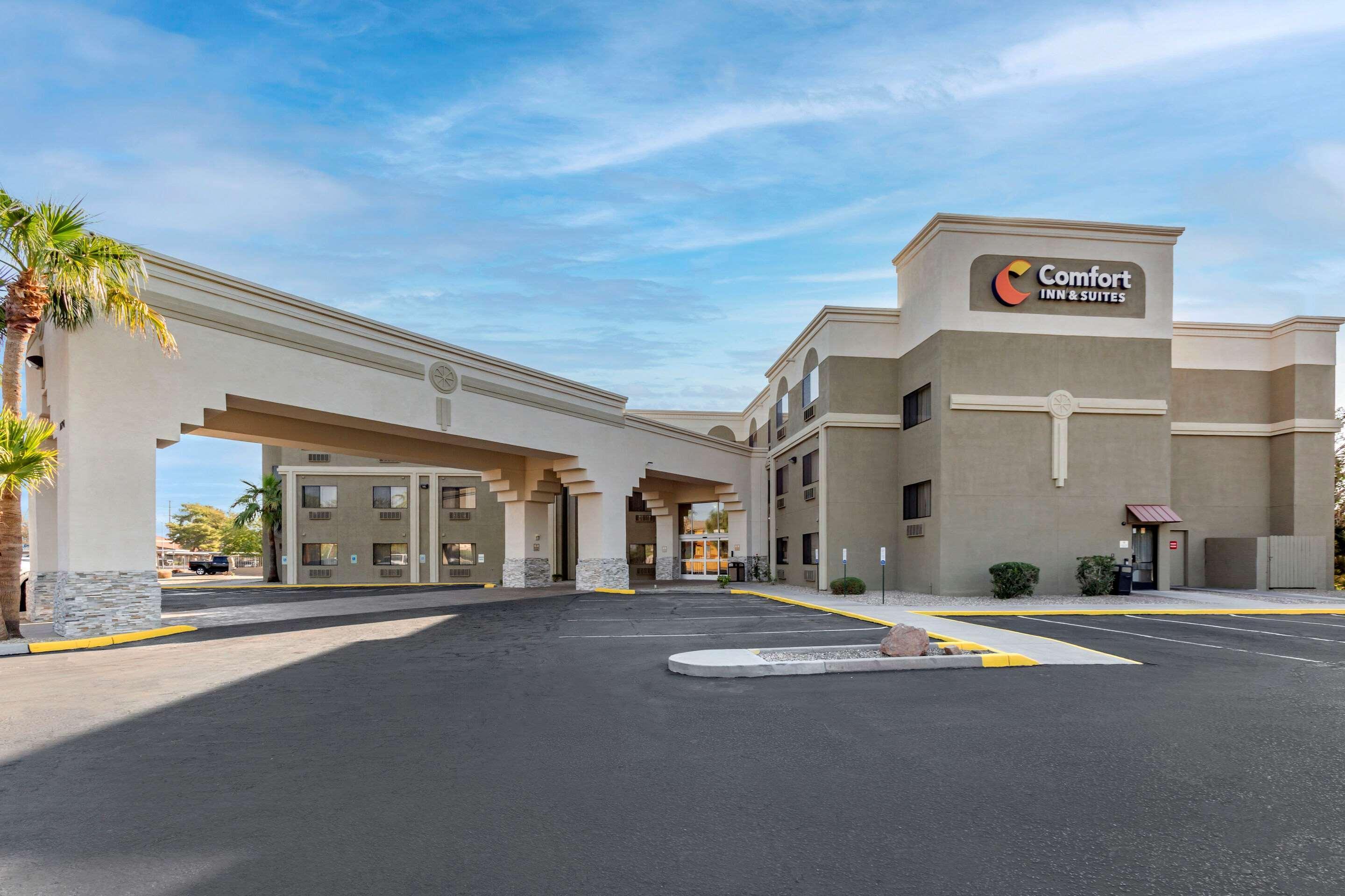 Comfort Inn & Suites Surprise Near Sun City West Exterior photo